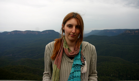 aurelie devant les Blues Mountains